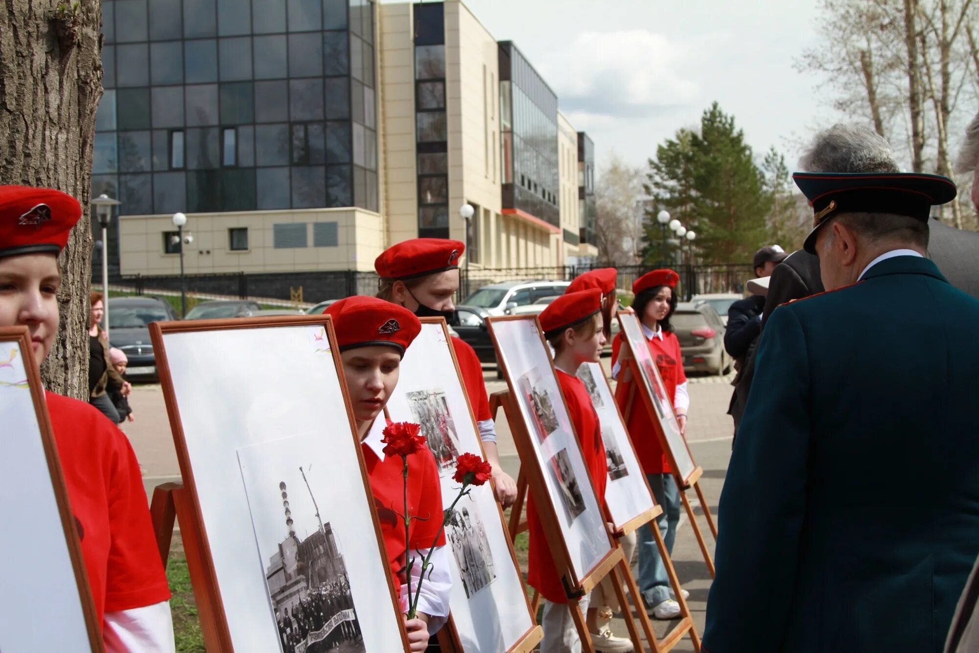 Новости россии на сегодняшний день свежие читать. Новости дня. День памяти 26 04 2016. Новости дня фото. День памяти погибших МЧС.