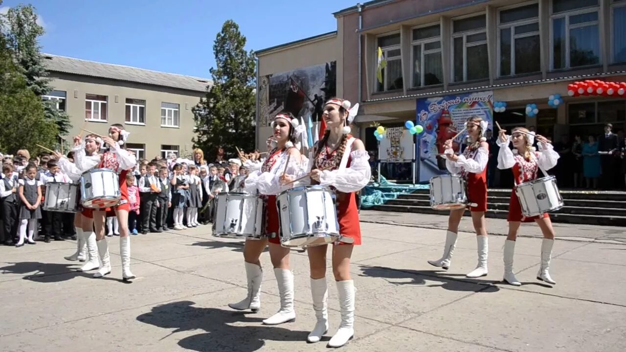 Школы ессентуки. Мбоу сош 9 ессентуки. мбоу сош 9 ессентуки 2015. мбоу сош 4 ессентуки. девятая школа ессентуки.