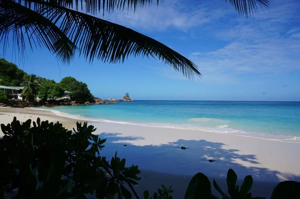 Island drive. Остров Баунти Доминикана. Пляж из рекламы Баунти Сейшелы. Баунти картинка острова. Полуостров Баунти.