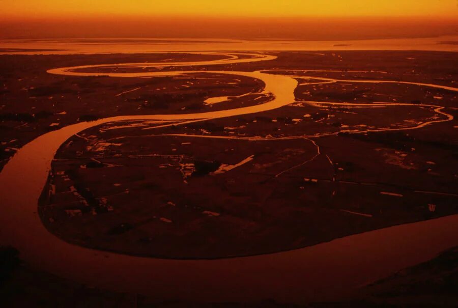 Звуки большой реки. Дельта реки Брахмапутра. Дельта реки ганг. Дельта Ганга и Брахмапутры. Бангладеш Дельта Ганга.
