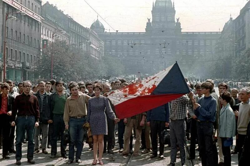 Время в чехословакии. Чехия 1968. Прага август 1968. Чехословакия 1968. Чехословакия 1968 год.