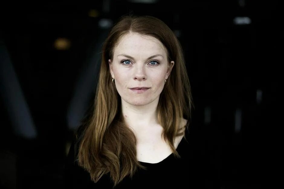 Синье эгхольм олсен smoke. Синье эгхольм олсен. Синье эгхольм олсен каштановый. Сигне эгхольм олсен. Сигне эгхольм олсен.