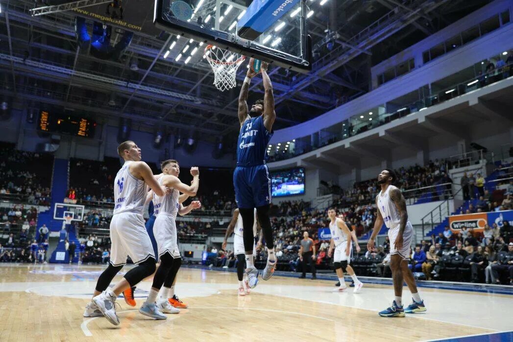 Российский баскетбол. Баскетбол единая лига втб – цска. Футболист с кубком обои. Матч звезд лига втб. Зенит баскетбол.