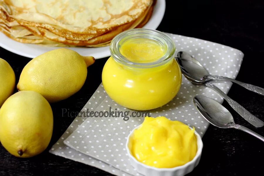 Лимонный крем с маслом и яйцами. Курд блюдо из творога. Курд продукт.