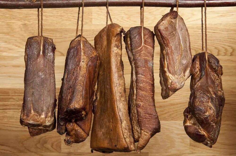 копчение мяса и рыбы. коптилка горячего копчения. коптильня для мяса. копчение рыбы. мясо горячего копчения.
