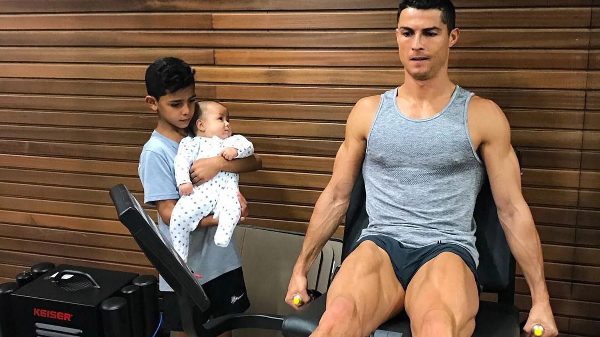 Сколько дали роналду. Криштиану младший. Cristiano Ronaldo Jr. Сын Криштиану Роналду. Криштиану Роналду младший 2023.