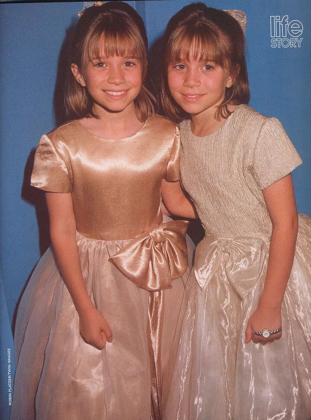 эшли олсен в детстве. эшли олсен и мэри кейт олсен в детстве. мэри кейт и эшли олсен маленькие. мэри кейт олсен в детстве. мэри кейт олсен в детстве.