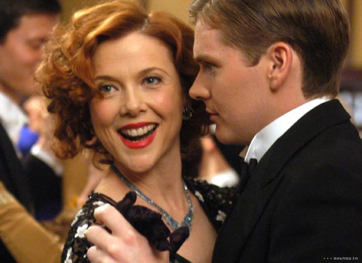 Сомерсет моэм театр фильм 2004. Джулия ламберт театр being julia. Фильм театр 2004 джулия. Майкл театр моэм. Джулия ламберт театр моэм.