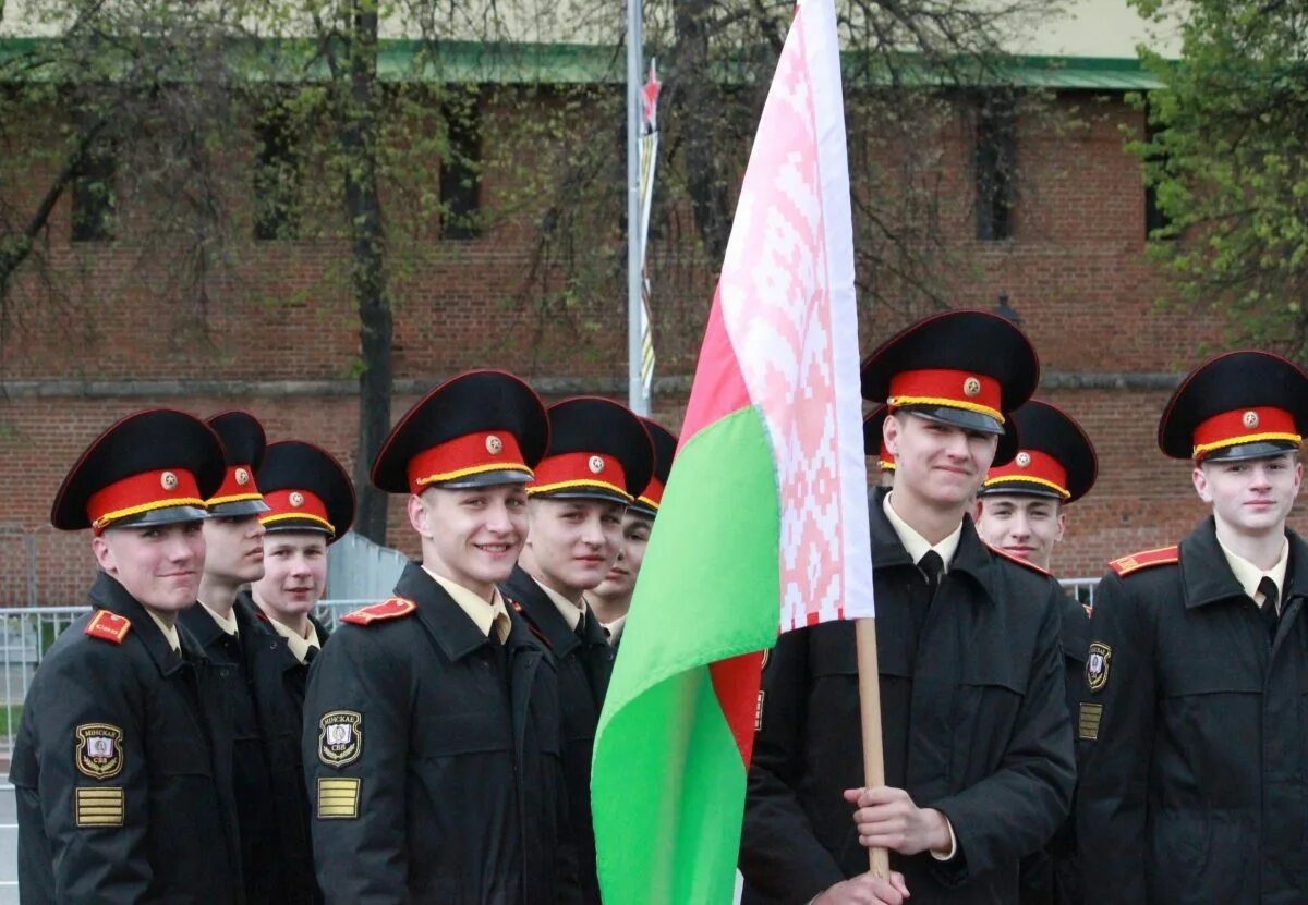 Минское суворовское. Минское СВУ. Суворовское военное училище. Белорусские военные. Кадетское училище.