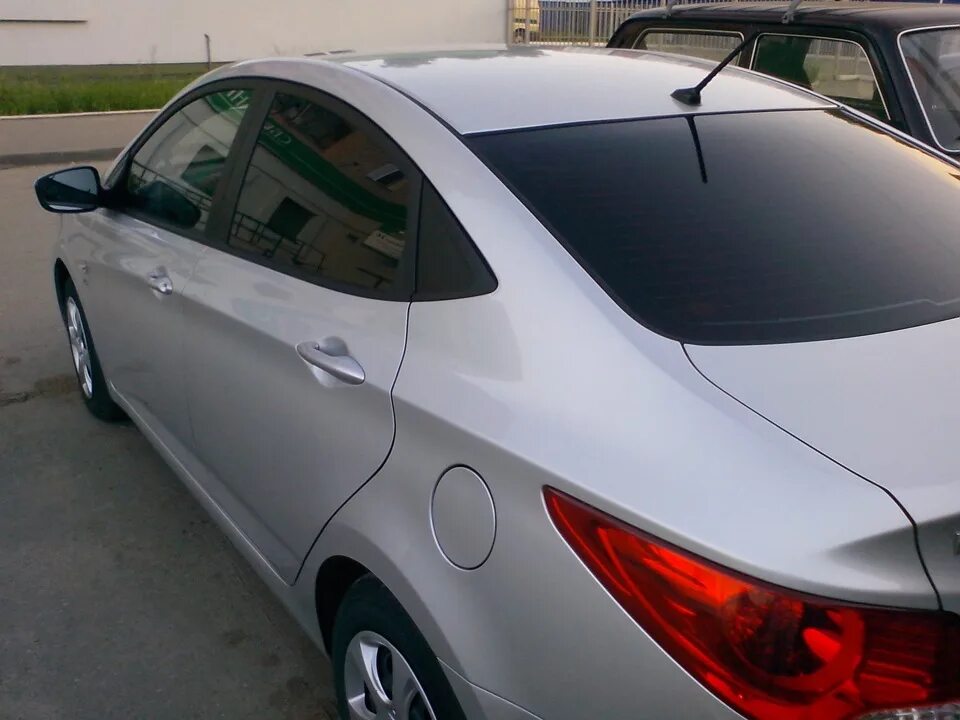 тонировка задних стекол. Llumar 35 тонировка полусферы. тонировка авто задних. рио 3 тонированный. тонировка авто.