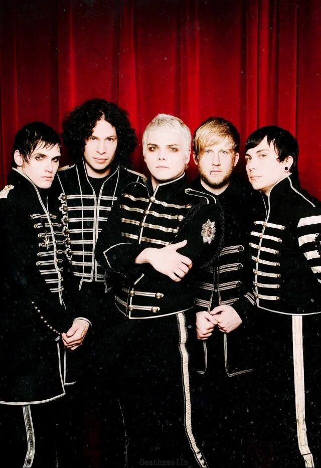 My Chemical Romance. MCR группа. My Chemical Romance 2001. Группа май Кемикал романс. My chemical romance t