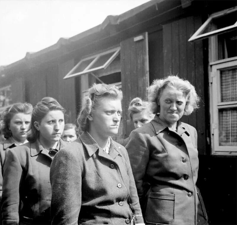 Девушка надзиратель в освенциме. Надзирательница освенцима ирма грезе. Ирма ида ильза грезе. Берген-бельзен - ирма грезе. Ирма ида ильза грезе.