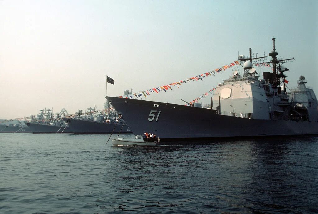 USS Thomas s. Gates. Американские корабли в Севастополе 1989. Американский корабль в Севастополе. Натовские корабли в Севастополе. 51cg fun