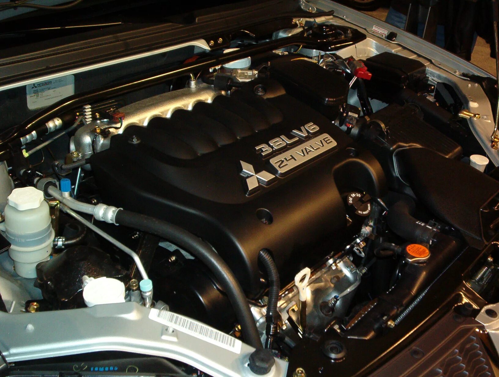 Mitsubishi 6g75 3.8. Двигатель Mitsubishi Pajero 3.8 6g75. Двигатель Mitsubishi 6g75. Мотор 6g75 MIVEC.
