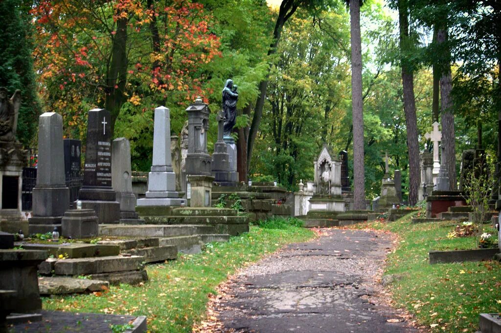 Tour to Lychakiv Cemetery in Lviv: legends and facts Cemetery, Old cemeteries, T