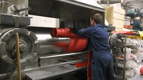 Вальцовщик резиновых смесей