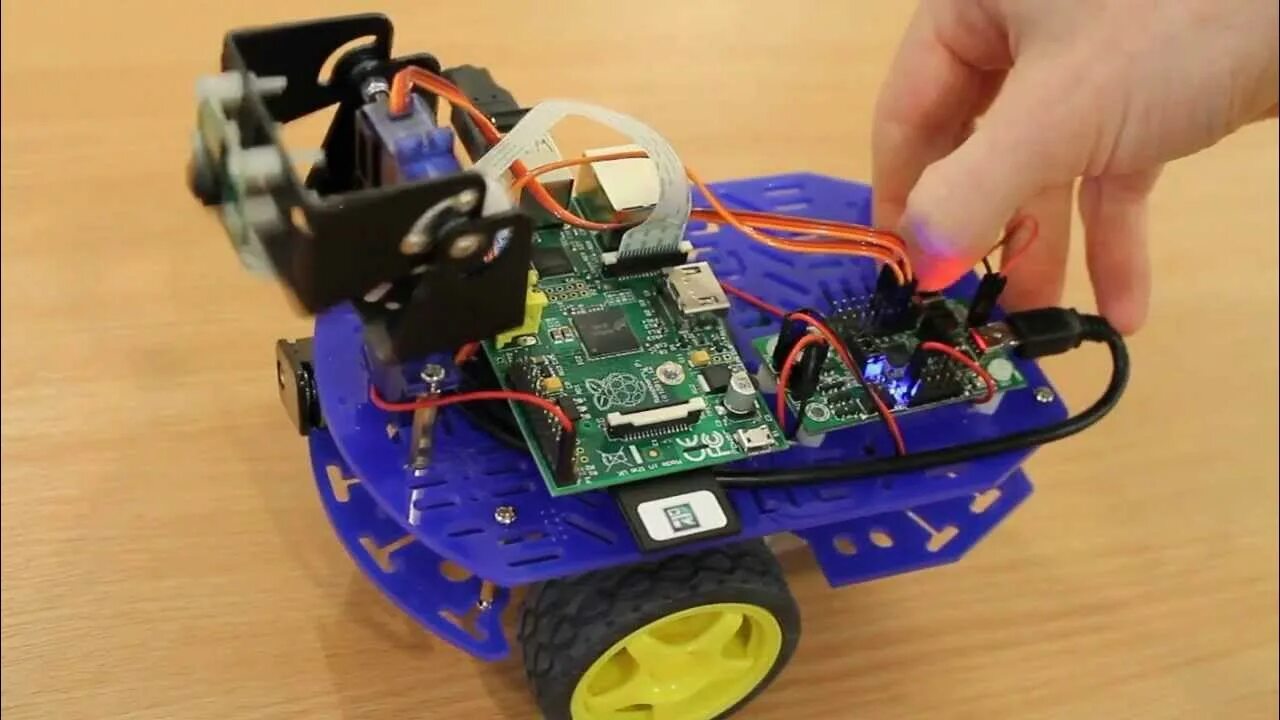 Практическая робототехника c и raspberry. Raspberry pi robot. робот на raspberry pi 3. samiore robot raspberry board. тамагочи из raspberry pi.