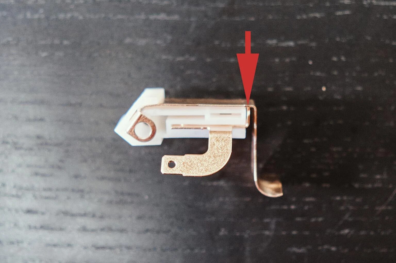 Контрольная лампа педали тормоза. Контрольная лампа педали тормоза. Рено логан 2009 педали. Для сузуки лиана. Схема подключения ручника к сигнализации.