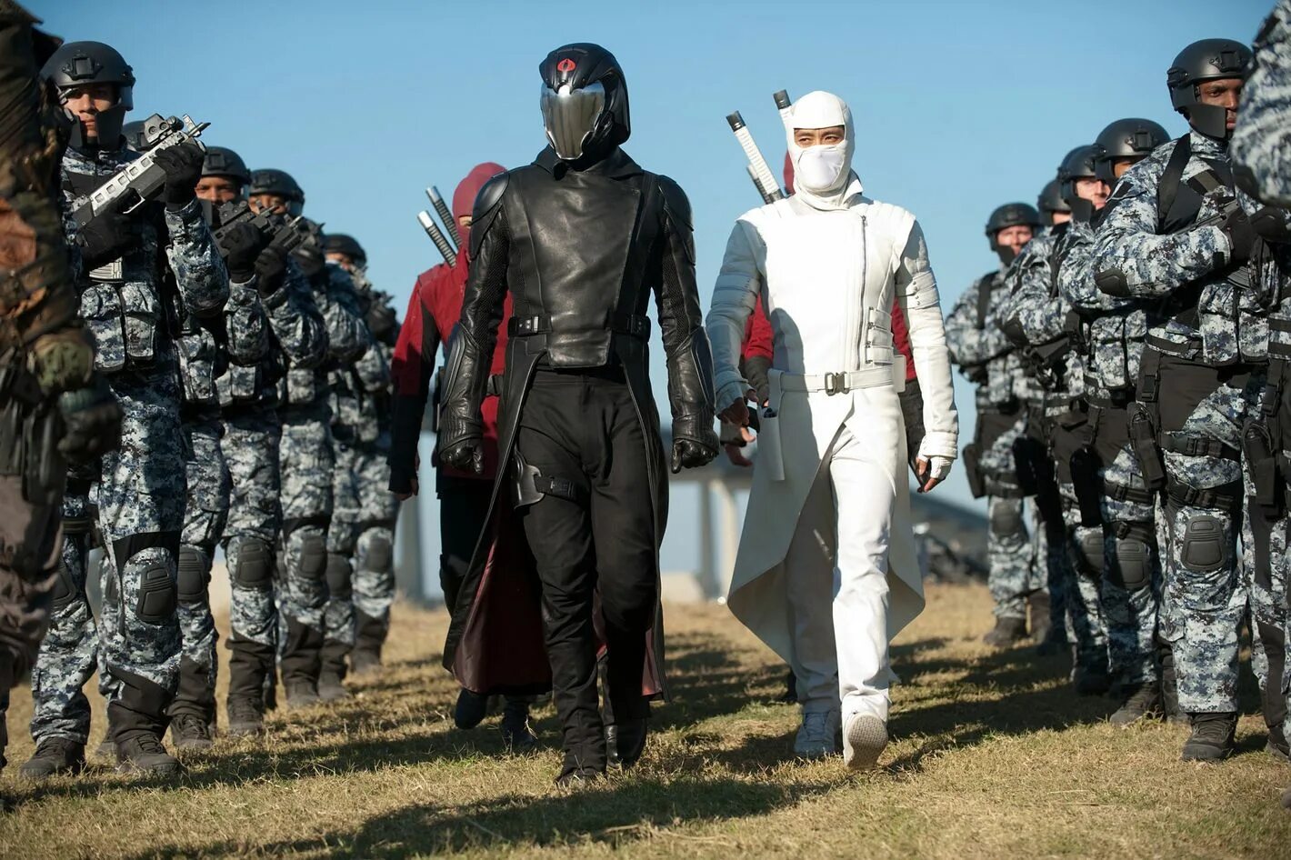 Gi joe. G.i joe бросок кобры 2 кадры. бросок кобры 2 люк брейси.