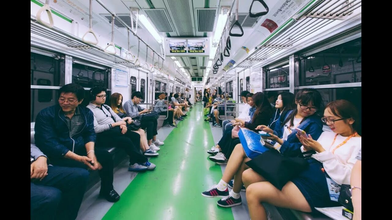 Автобус китаец. Метро сеула. Женские вагоны в японии. Метро в корее. Сеульский метрополитен.
