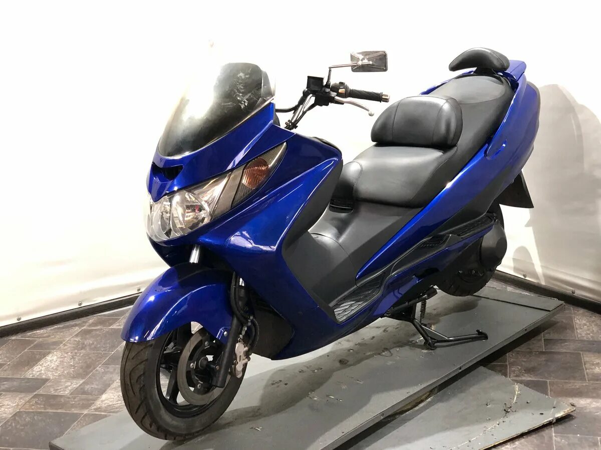 Скутер ижевск. Suzuki Skywave 250 2002. Ямаха т-Макс 500 2010. Скутер фото. Сузуки адрес 110.