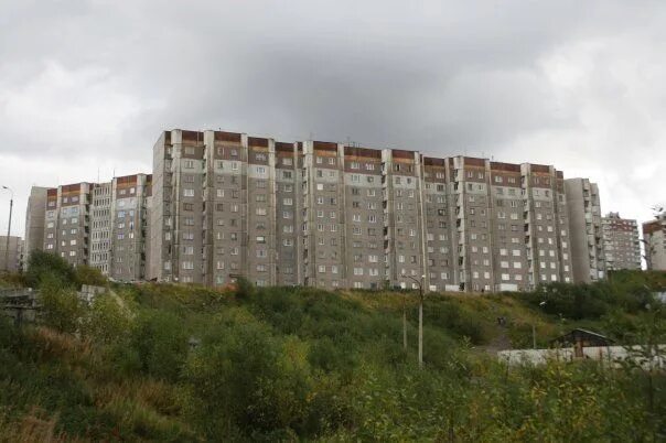 Мурманск сталинки. Кильдинская 1 мурманск. 93м (111-93м). панельный дом 93м. мурманск ул кильдинская.