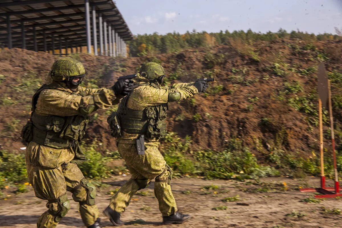 Атака страйкбол. Построение спецназа. Тактика спецназа. Спецназовец. Спецназ в бою.