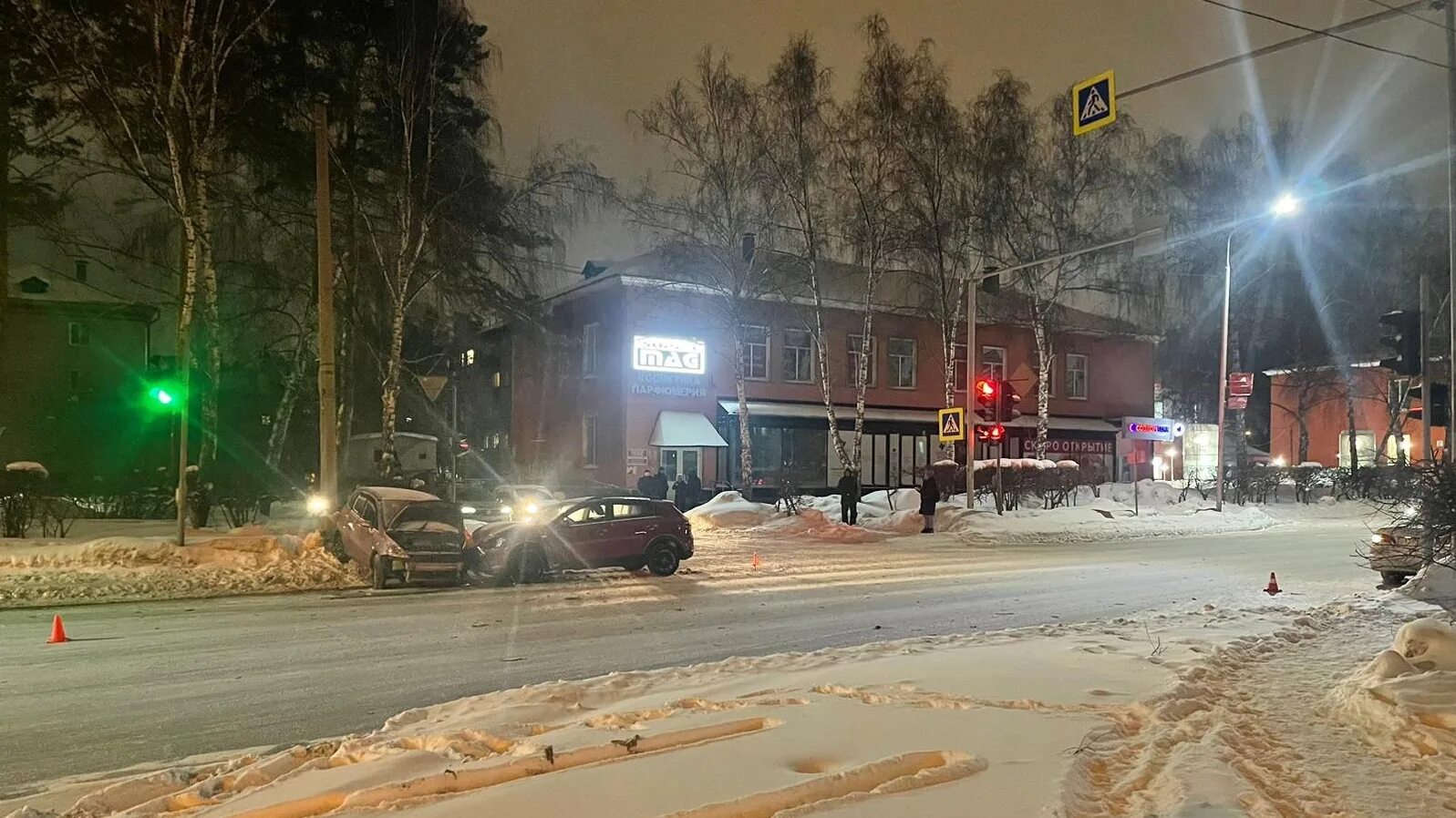 30 декабря новосибирск. Вечером Академгородок Новосибирск. Авария в Академгородке морской проспект.