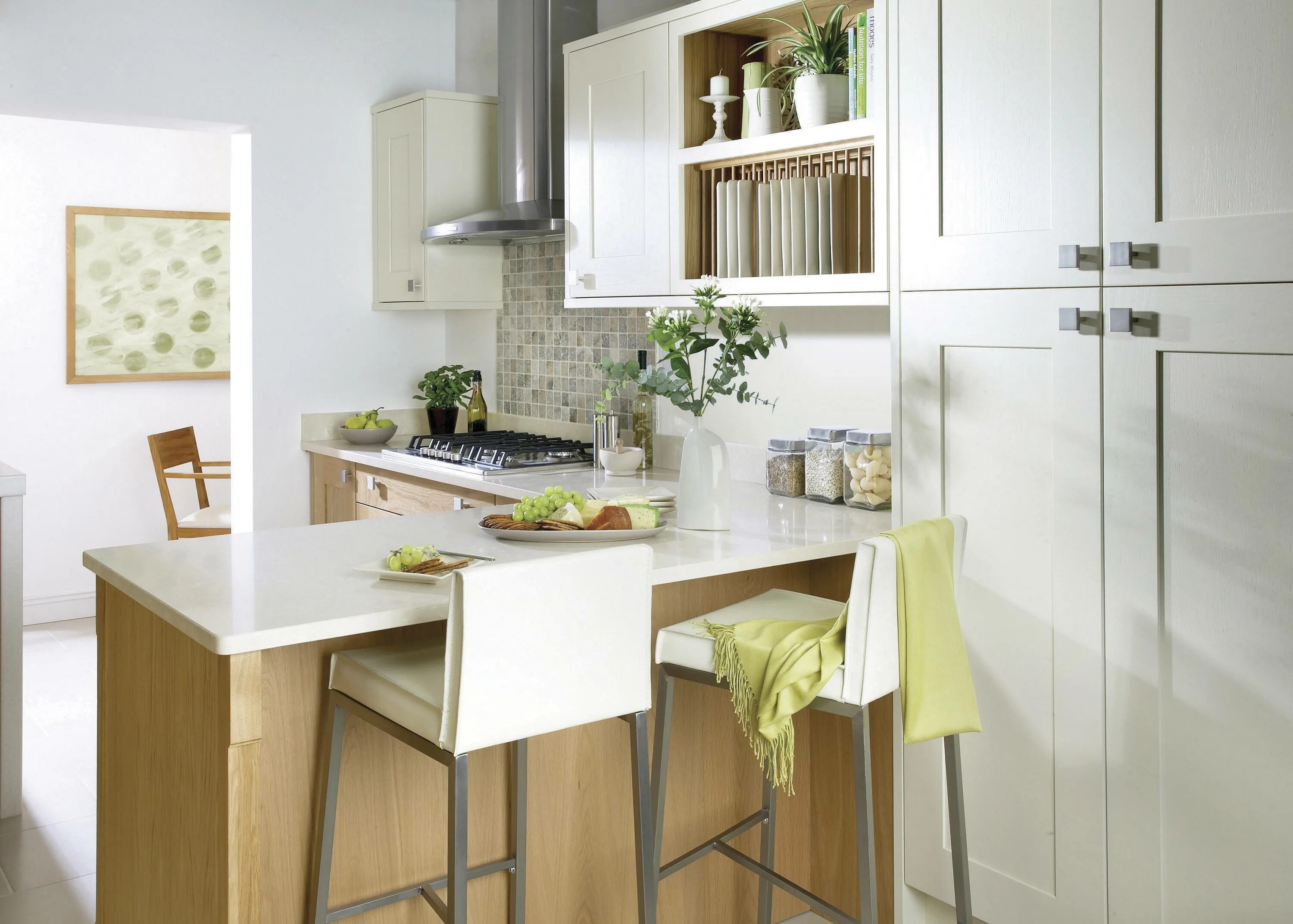 Узкий кухонный стол. Маленькая кухня. Стол на кухню. Идеи для маленькой кухни. Стол на маленькую кухню.