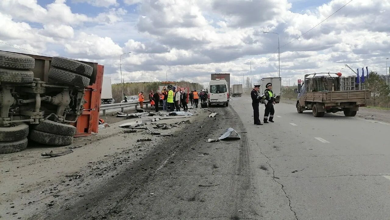 Новости про г. Авария в Свердловской области на трассе. Авария Екатеринбург Пермь 2022.