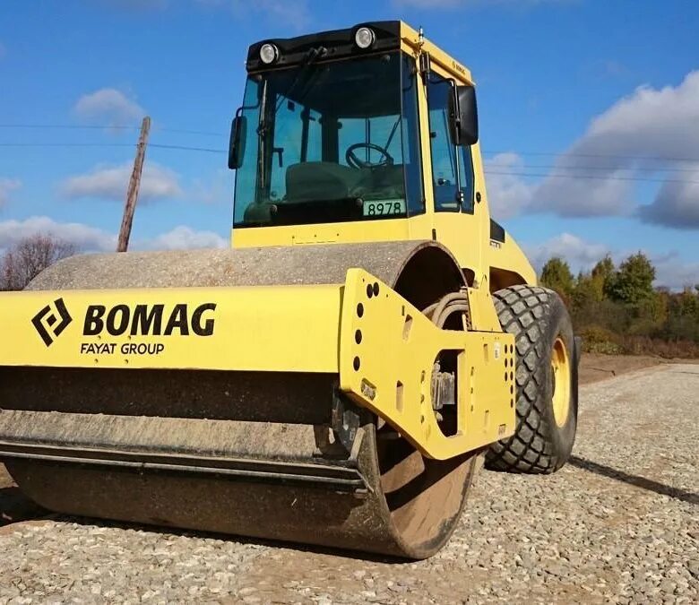 Bomag bw 216. Каток бомаг 216. Каток грунтовый bomag 216. Каток bomag bw 216 d-4. Bomag bw 215 d-40.