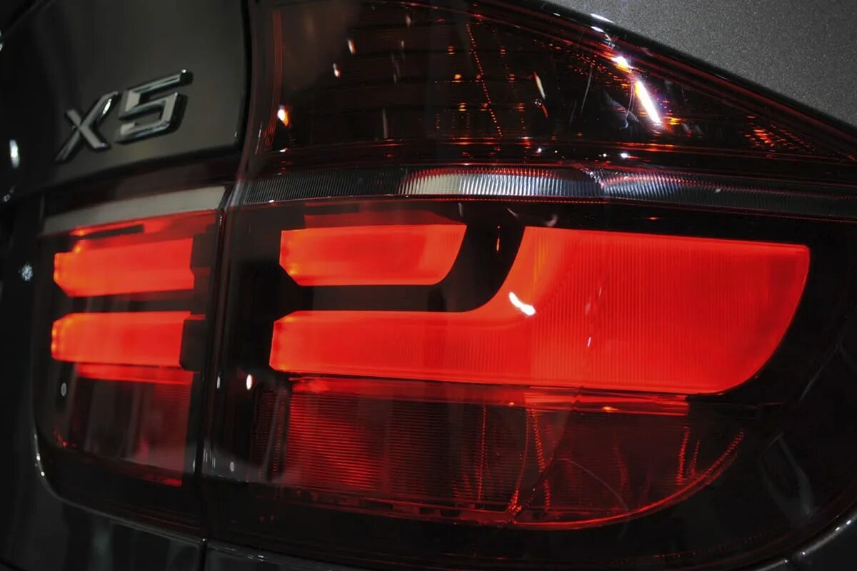 Фонарь x5 e70. Фонари задние bmw e70. x5 e70 задние фонари. задний фонарь бмв е70 дорест. фонари bmw e70 рестайлинг.