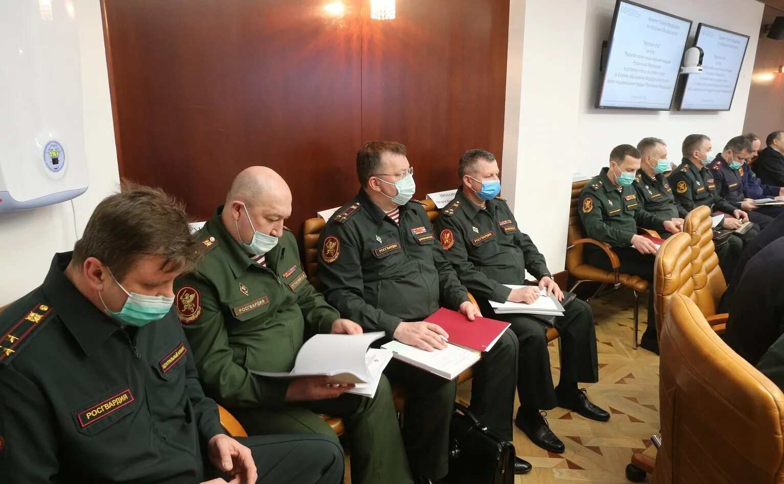 Захоронения у кремлевской стены. 30 июня образован государственный комитет обороны. Комитет по обороне состав. Образование комитета обороны. Государственный комитет обороны ссср 1941-1945.