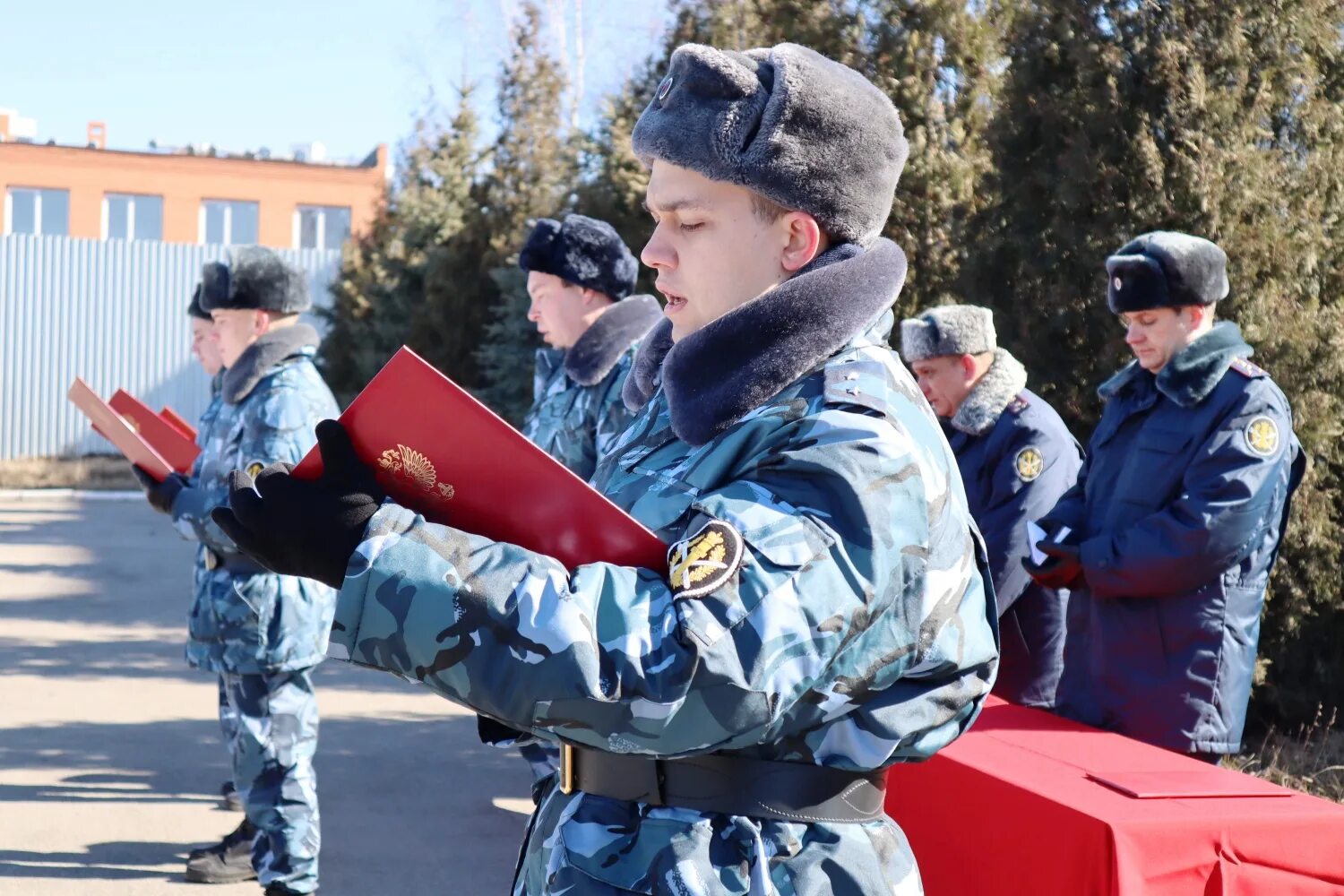 Гуфсин младший. Гуфсин младший. Сотрудник фсин. Форма сотрудника фсин. Гуфсин.