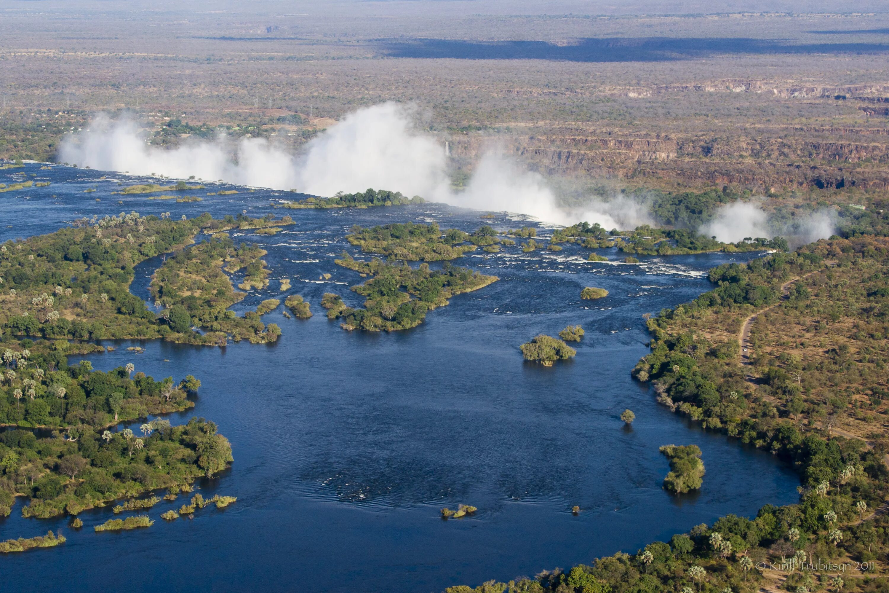 Africa river. Зимбабве река Замбези. Река Замбези Африка. Река Замбези ЮАР. Река Лимпопо ЮАР.