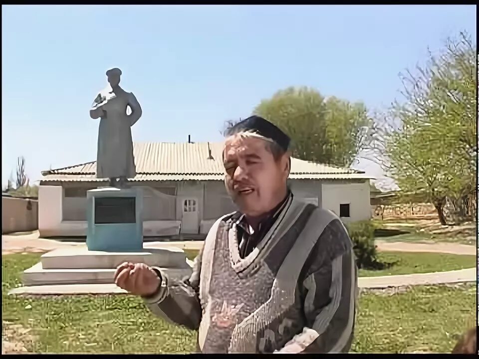 Старый икан прогноз. Икан старый. икан город. памятник сталину в казахстане. икан поселок..