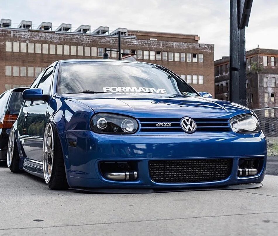 Volkswagen mk4 r32. VW Golf r32 mk4. Volkswagen Golf 4 тюнинговый. Volkswagen Golf r32 mk4 Tuning. Тюнинг фольксваген купить