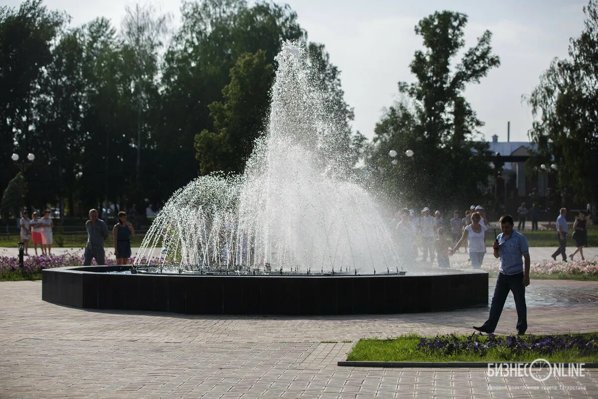 Буинск население. Город Буинск Центральный парк. Молодежный парк Буинск. Буинск молодëжнай прак. Буинск Центральный парк новый.