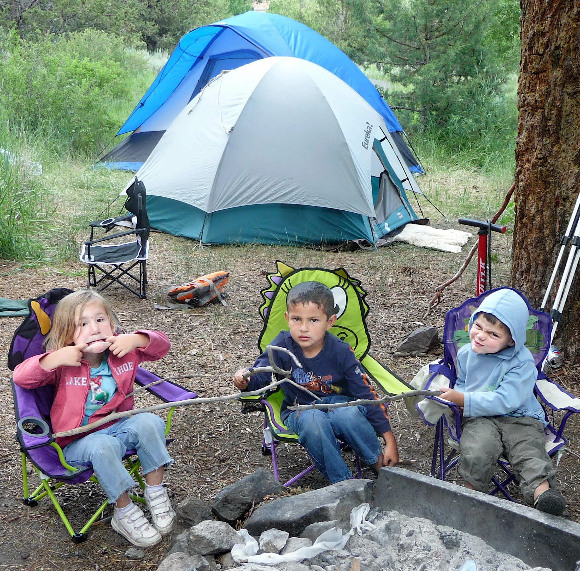 Child camping. Детский кемпинг. Кемпинг всей семьёй интересные места. Одежда для малышей на кемпинг. Family with Kids Outdoor Camping.