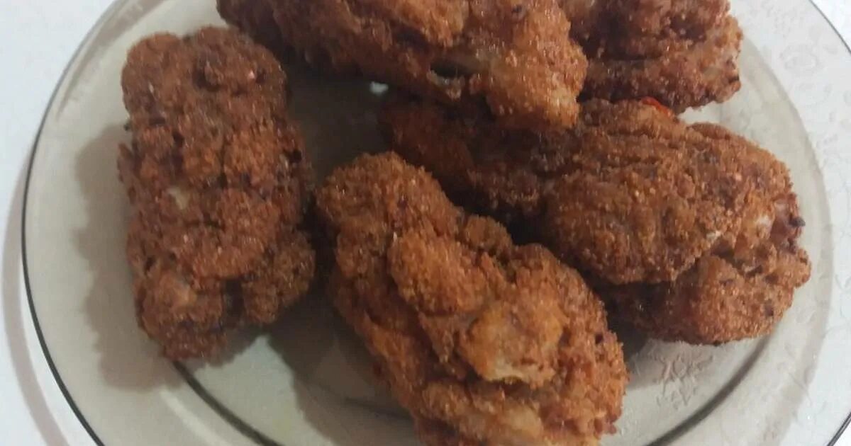 Крылышки kfc маринад. Рецепт крылышек kfc. Куриные крылышки кфс. Курочка крылышки кфс. Острые куриные крылышки кфс.