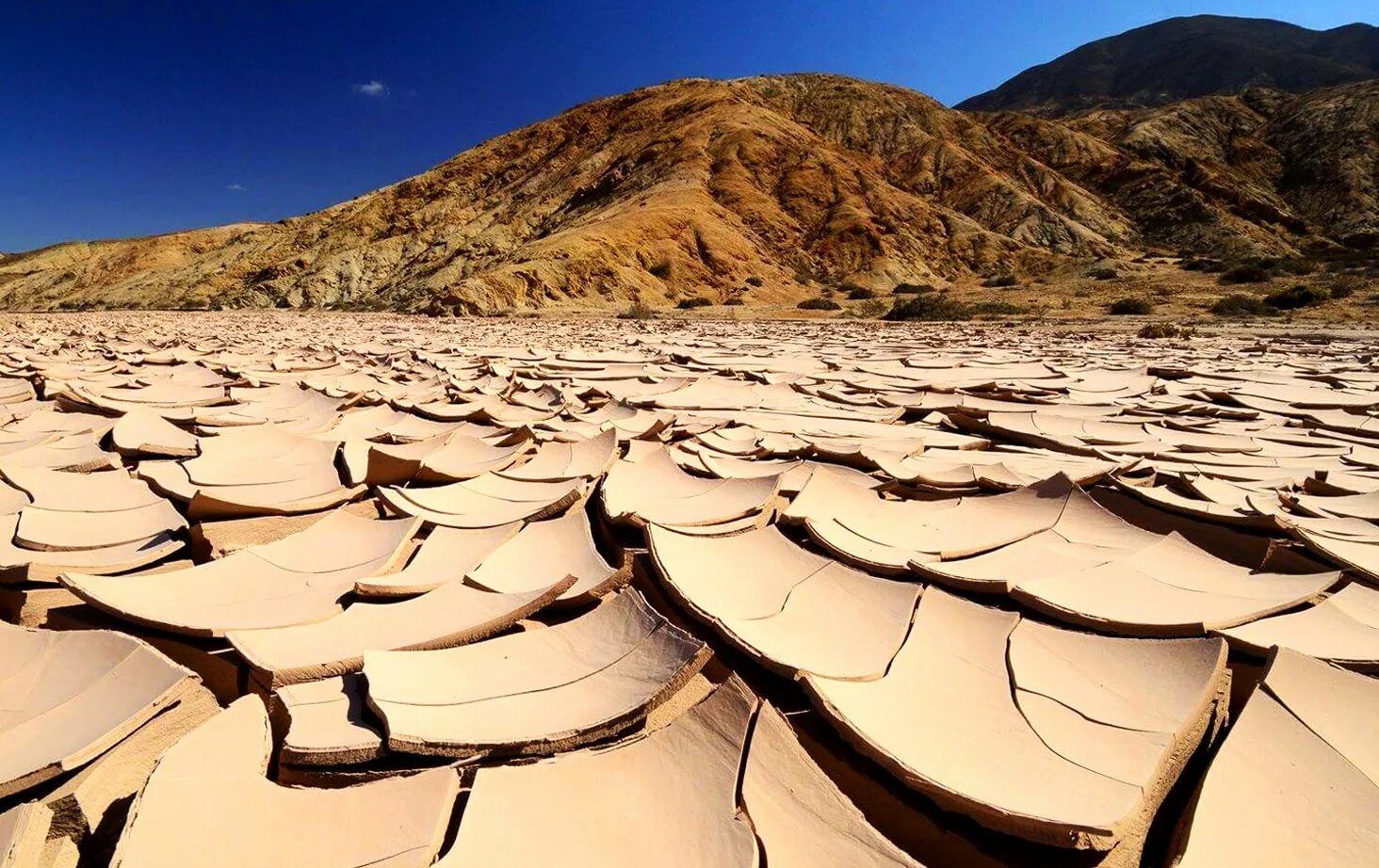 Самая сухая территория земли. Чили пустыня Атакама. Атакама-самая засушливая пустыня в мире. Самая сухая пустыня Атакама. Атакама Чили самая сухая ПУ.