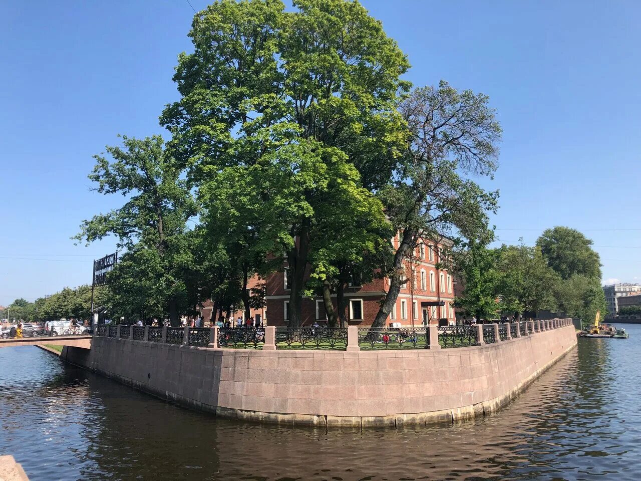 набережная адмиралтейского канала. набережная адмиралтейского канала в солнечный день. набережная адмиралтейского канала 5. набережная адмиралтейского канала 2. санкт петербург набережная адмиралтейского канала.