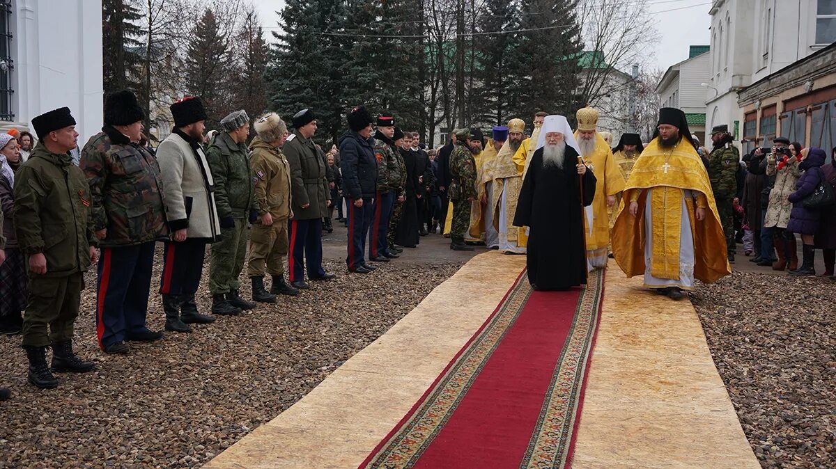 Николо-Берлюковский монастырь насельники. Николо-Берлюковской пустынь служба. Николо-Берлюковский монастырь крестный ход. Сайт берлюковского монастыря