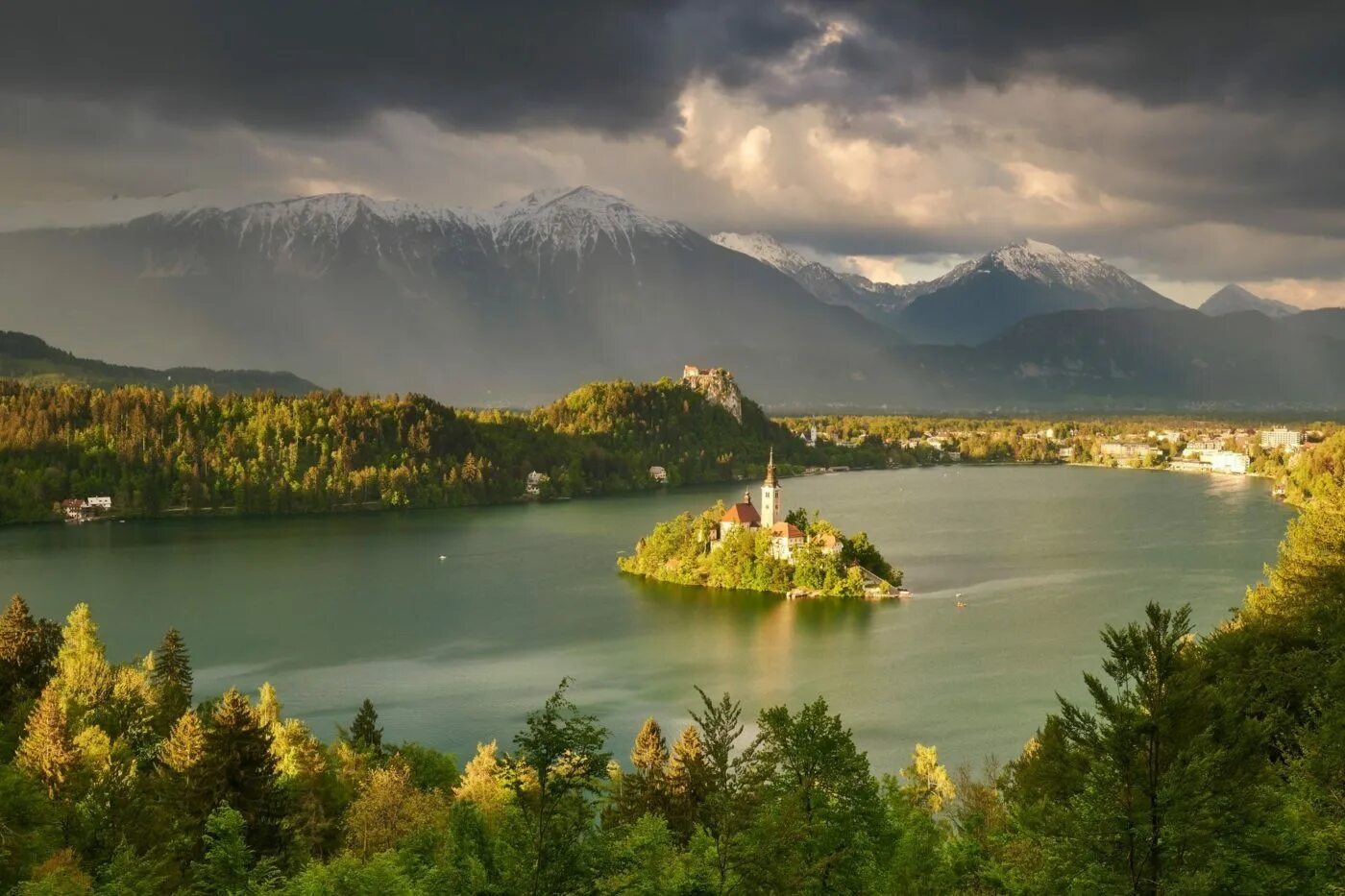 Amazing view. Озеро Блед. Озеро Bled Словения. Озеро Блед Словения фото. Озеро Блед Словения осень.