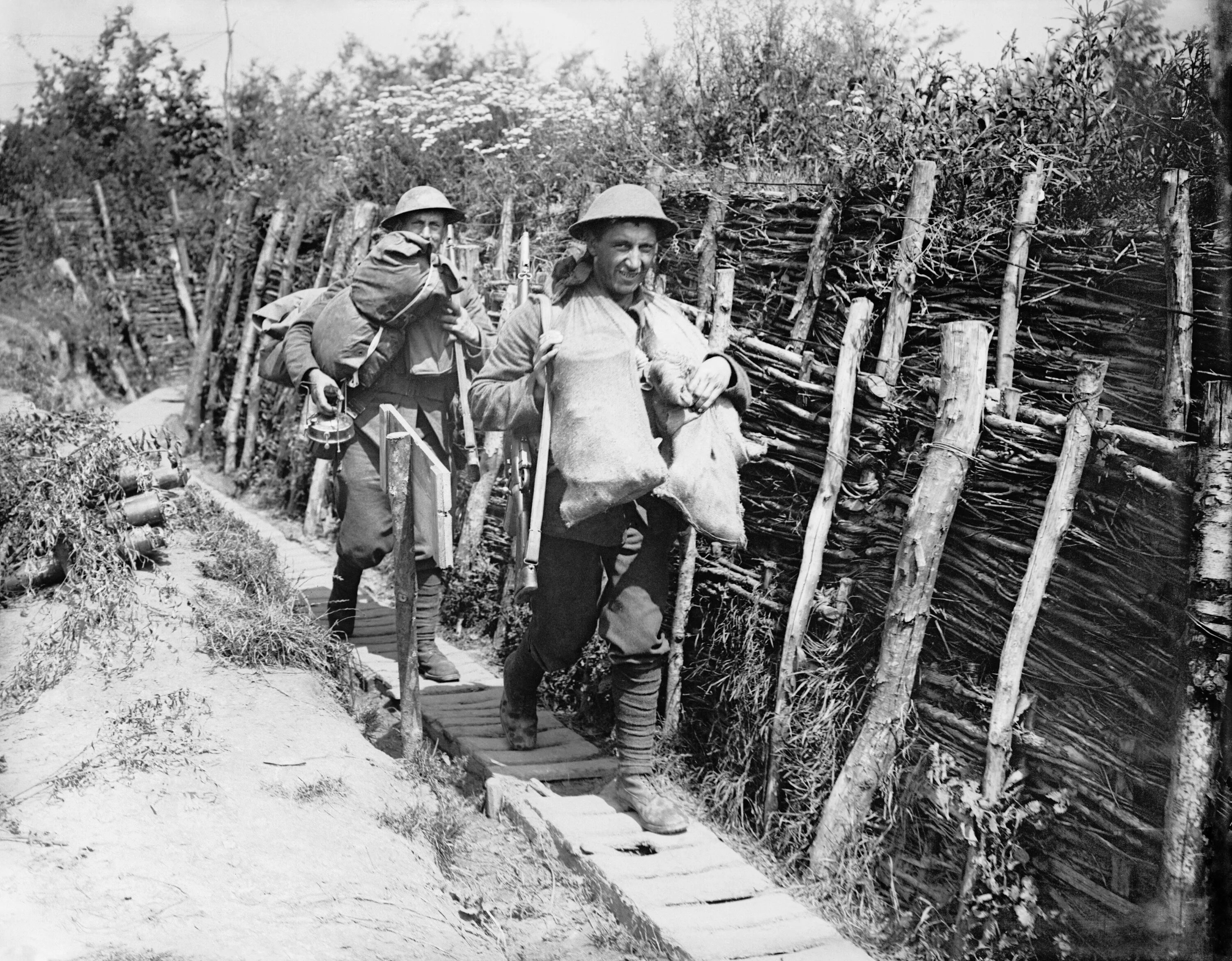 Окопы первой мировой войны. Окопы первой мировой войны артиллерия. Первая мировая на телефон