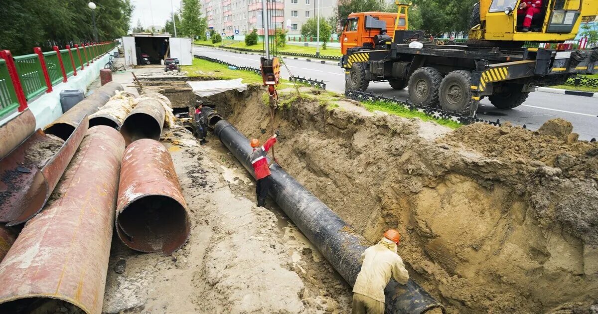 Переустройство инженерных сетей. Строительство теплотрассы. Строительство инженерных сетей. Трубы теплотрассы. Капитальный ремонт тепловых сетей.