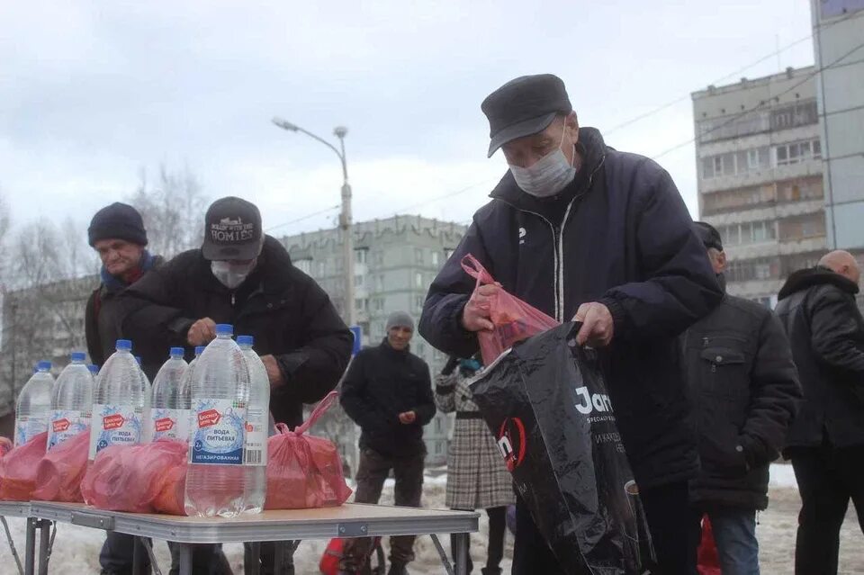 Саранск помощь бездомным. Помощь бездомным. волонтеры и помощь престарелым бездомных.
