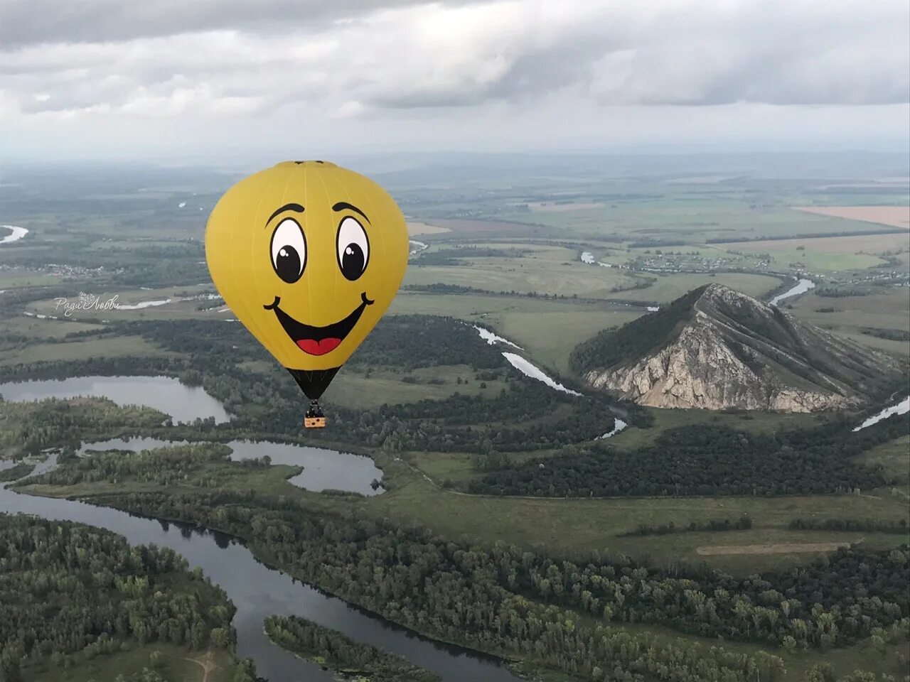 Полет на шаре уфа. Полет на воздушном шаре Уфа. Воздушный шар Уфа полет. Вид сверху на воздушном шаре Уфа. Воздушный шар над Уфой.