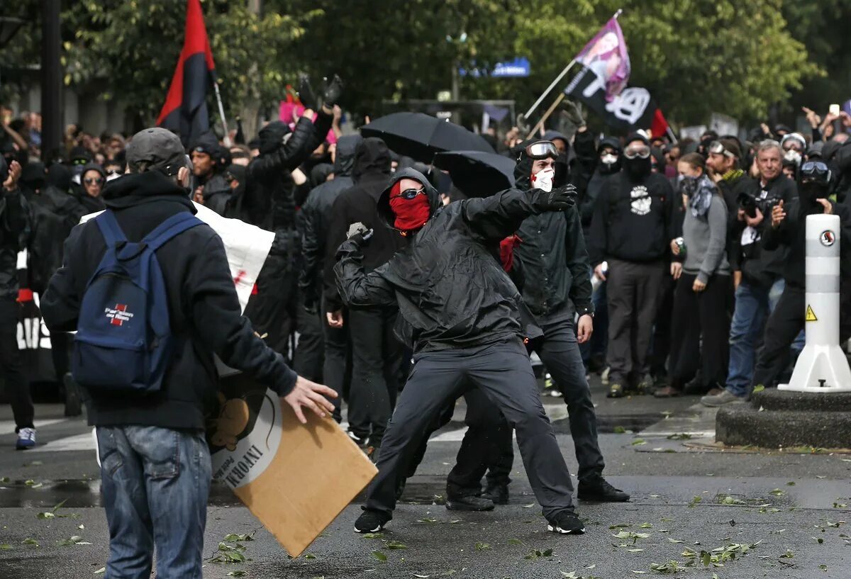 Протест. Протестующие. Протестные фото. Протест картина.