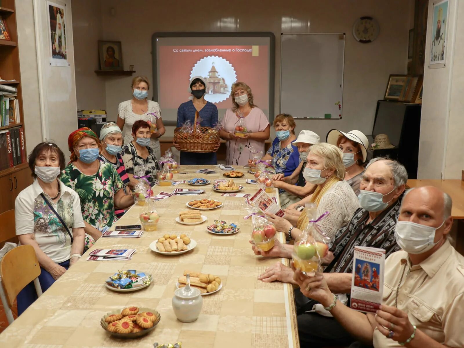 Сайт клуба пенсионеров. Экскурсии для пенсионеров. Клуб пенсионеров. Кулинарный клуб пенсионеров. Пенсионеры экскурсия в Нижний Новгород.